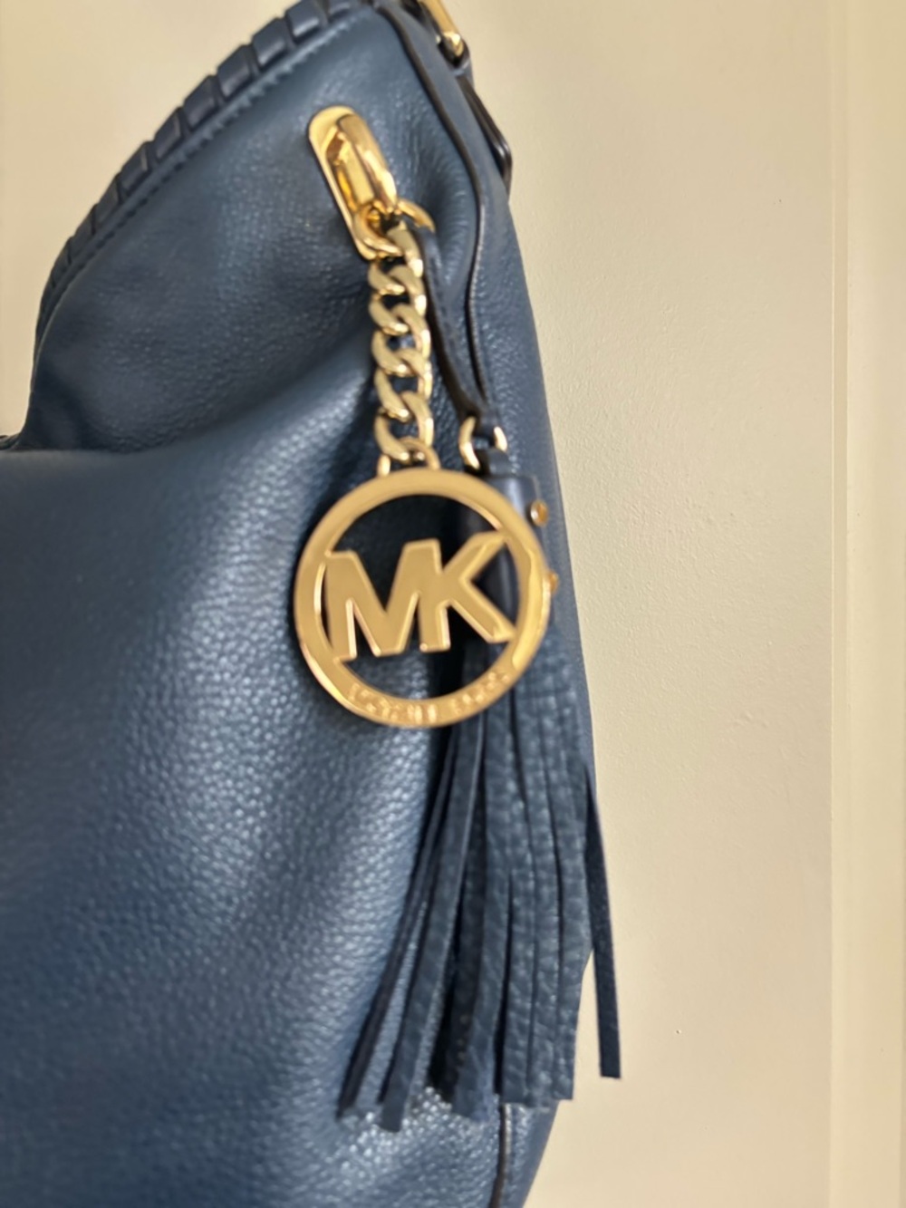 Michael Kors Navy Pebbled Leather Hobo with Gold MK Charm - Picture 2 of 6
